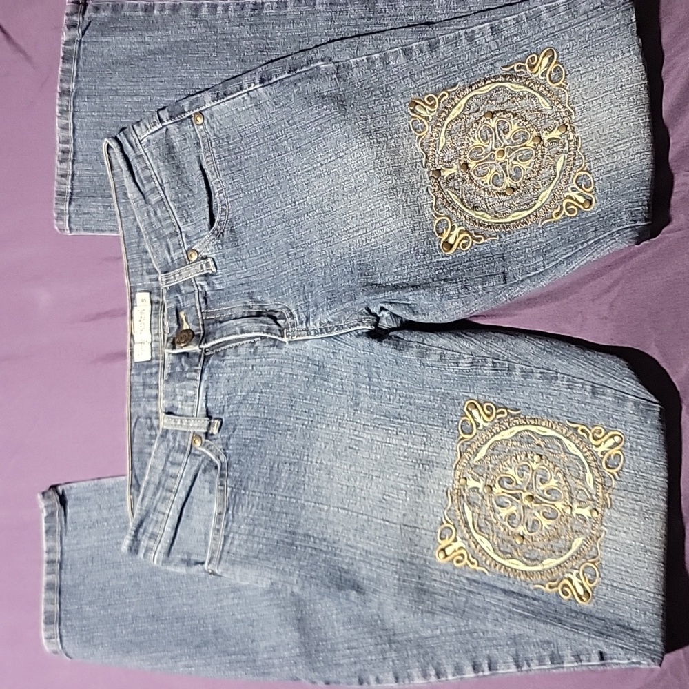 BODY CENTRAL Jeans